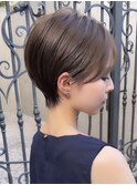 ショートヘアショートボブ白髪ぼかしハイライトカラーボブ