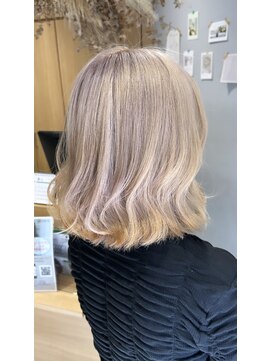 アヴァンス 京橋店(AVANCE) ハイトーンでも艶髪に！ホワイトベージュ@京橋