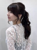 アイユー(ii+U) ポニーテール　ヘアアレンジ　顔まわりカット　
