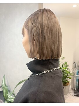 フォト イケブクロ(foto IKEBUKURO) ボブハイトーンボブミルクティーベージュミニボブ池袋