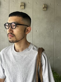 【理容室/バーバー】実力派スタイリスト×ハイクオリティなカット技術が人気☆大人気のシェービングも◎