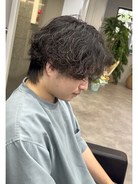 ファースト 秦野店(First) メンズ/波巻きパーマ/センターパート/マッシュ/学割/秦野駅