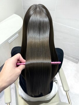 ミズチャーム(Ms.CHARM) 【高瀬陽介】水素ストレート×オリーブグレージュ