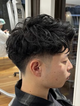 ザデイトウキョウ 表参道 青山(THE DAY TOKYO) MEN’S/サーフカール/刈り上げセンターパート/表参道駅/青山