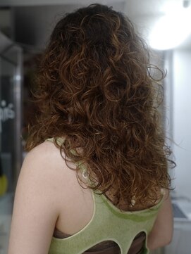 ポピンズ(poppins) カーリーパーマ