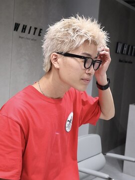 ホワイト(WHITE) スパイキーショート　ホワイトベージュ