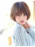 白髪も明るくカラー ツヤのあるショートボブヘアスタイル