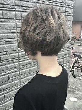 サムブリッジ(SOMEBRIDGE) ハイトーンショートグレージュ(SOMEBRIDGE 亀有)