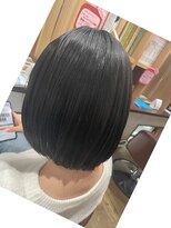 クネア(kunea)&nbsp;切りっぱなしボブ/暗髪/ぶつ切りボブ