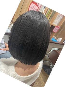 クネア(kunea) 切りっぱなしボブ/暗髪/ぶつ切りボブ