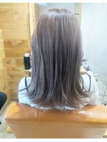 リフ(Ref.) 美髪カラーストレートヘア