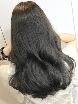 ジーナ 船橋(Zina) オトナ女子ツヤ髪アッシュカラーふんわりミディシースルーバング