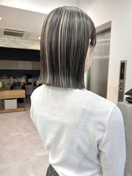 サンド 銀座(sand) グレージュハイライト☆ぷつっとラインが可愛い長めボブ