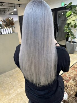 メリー オオサカ(Merly Osaka) 綺麗な一色！人気ホワイトカラー_very white ash_