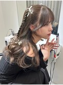 ヘアアレンジ ツヤ髪 アッシュブラウン 顔回りレイヤー