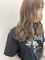 シイノ(Siino)&nbsp;ロングヘアとオリーブベージュ