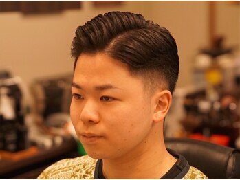 バーバーショップ セカンド(BARBER SHOP 2nd.)の写真/駅近で仕事帰りも通いやすい◎ON/OFFどちらもキマる清潔感のある好印象スタイルに―。