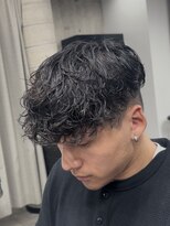 イーラ(era)&nbsp;スペインカール　ツイストスパイラル眉カットメンズパーマ