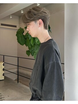ディーカヘアー(Di KA HAIR) グレージュ/メンズセンターパート/TAKUMI