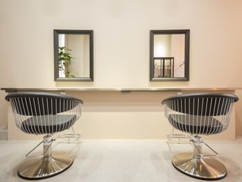 トリートヘアドレッシング(treat hair dressing)の写真/【実力派女性stylist完全マンツーマン施術】周りを気にせず、日頃の疲れも忘れて贅沢なSalonTimeを…。