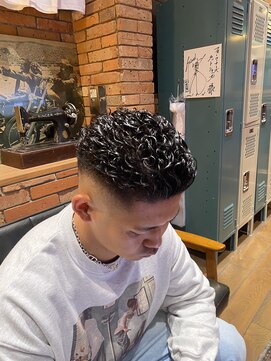 フォーコーナーズ(Four Corners) 極道パーマ