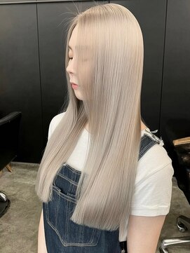 ミルクティー/ブリーチカラー/ウルフカット/レイヤーカット