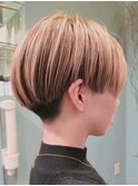 ベージュカラー×刈り上げショート フクザワ