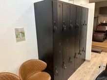 お買い物帰りでも安全の鍵付きロッカー