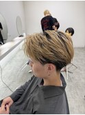 刈り上げフェザーショート