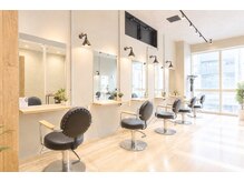 ラフィス ヘアー シュヴァル 熊本店(La fith hair cheval)の雰囲気（下通り入ってすぐにある「０２９ばいるや」の上です☆）