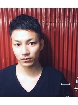 ロイ プラスアティック(roi ＋attic) 谷町6丁目美容室◆異空間美容室roi◇