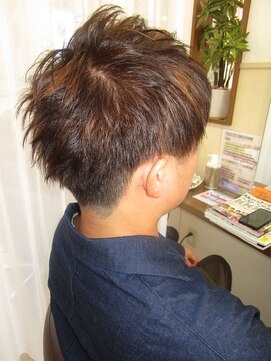 コアフィールフィス(COIFFURE fils) 【見附　今町】ハイライト　メンズ　部分カラー　ショート