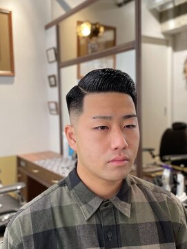 カムレイドフォーライフ(COMRADE 4 LIFE) クラシックポンパドール 担当西村