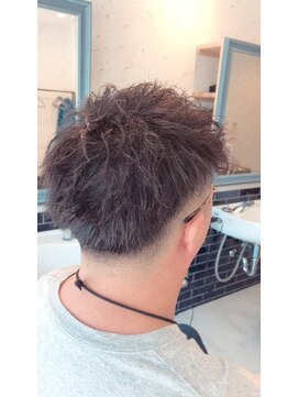 アミーコ(Amico) ツーブロックマッシュ刈り上げフェードツイストパーマ束感流行