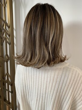 プラスシー(+C) ワンカラーから脱白髪染めで地毛ハイライトへ/白髪ぼかし/40代