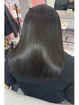 シャルティア(SHALLTIA) 艶髪ストレート【山口市美容室】【山口市髪質改善】