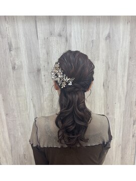 ラカトッカ(LAKA TOCCA) 綺麗めハーフアップ♪