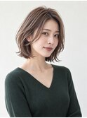 束感で楽しむラフなレイヤーボブ