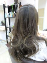 リベーヌプラス&nbsp;30代40代50代60代　透明感のあるグレージュカラー