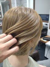 イベリス(Iberis) 白髪でもOK◎ハイトーン×インナーカラー風ハイライト