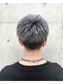 刈り上げ　シルバーアッシュ　メンズ　束感