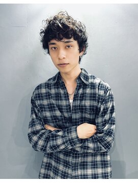 ベシドゥーズ(Besixdouze) 波巻きスパイラルパーマツイストスパイラルパーマメンズマッシュ