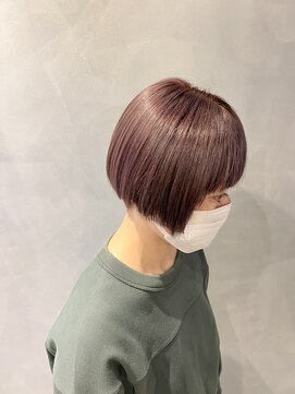 レヴィ 神楽坂(Levi) 重めぱっつん前髪の艶のある丸みショート