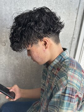 ワンズ リー 下北沢店(ONE's ly) 波巻きスパイラル 刈り上げ