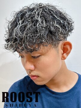 ルースト 渋谷店(ROOST) マッシュ×波巻きパーマ×ホワイトハイライト