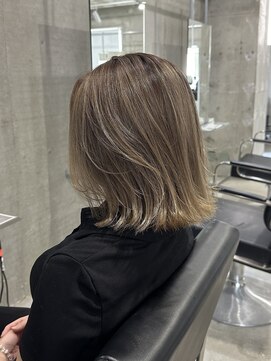 ラック(LUCK) レイヤーロング/ステップボーンカット/シルキーベージュ/船橋