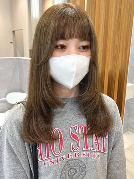 ポジ(poji) 韓国風　前髪カット　艶髪　くびれ巻き　サイドバング