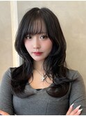 暗髪レイヤーハッシュカットくびれ顔周り20代ワンカールレイヤー