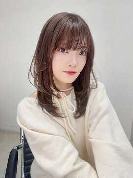 ダブルカラーレイヤーカット　× シアーベージュ