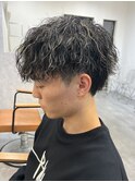 スパイラルパーマ/ツイストパーマ/メンズ/センターパート/波巻き